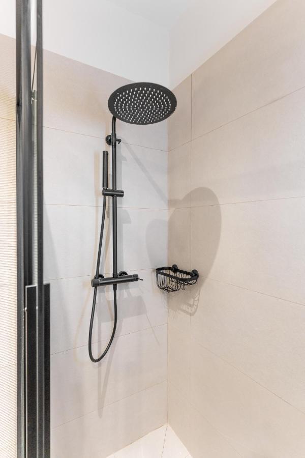 Elegant Apartment In Center, 5Min To History Sites Atenas Exterior foto